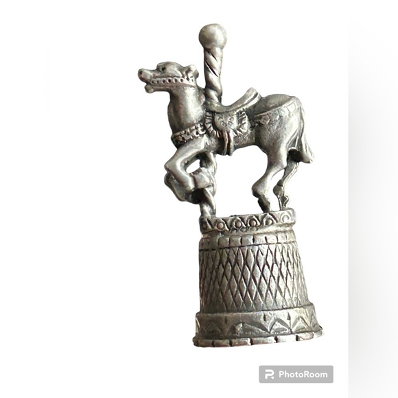 Vintage pewter carousel horse thimble - Picture 2 of 3
